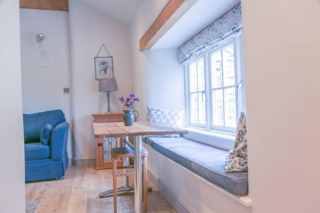 Skittles - Charming One Bedroom Apartment - Parking - Easy Access To Bath Box  Luaran gambar
