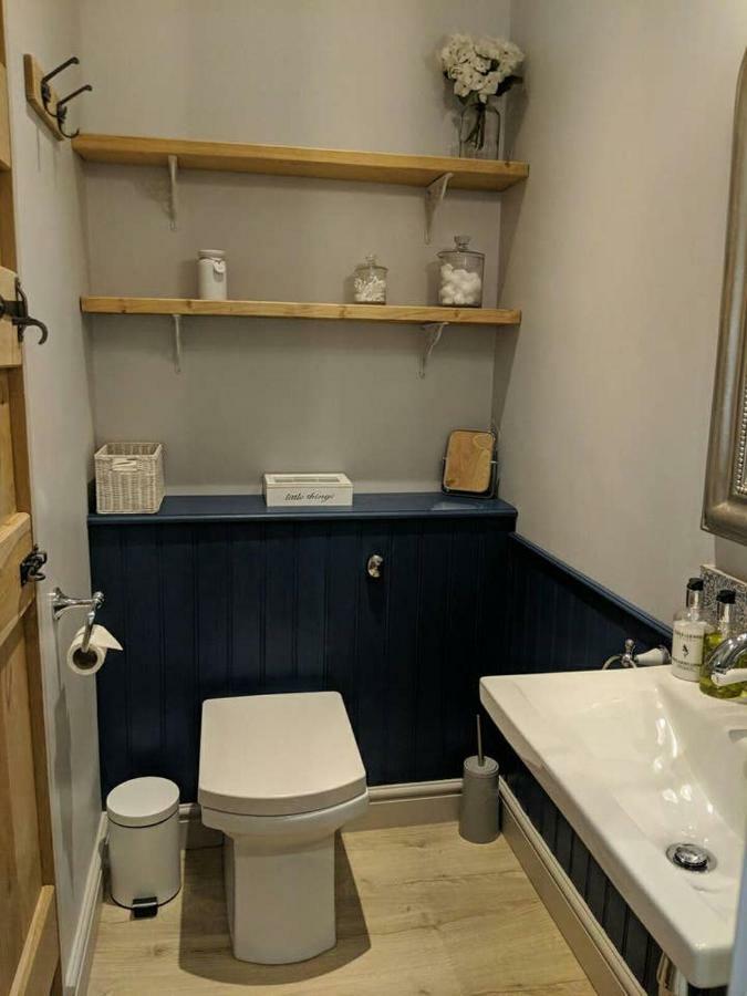 Skittles - Charming One Bedroom Apartment - Parking - Easy Access To Bath Box  Luaran gambar