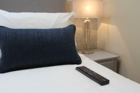 Skittles - Charming One Bedroom Apartment - Parking - Easy Access To Bath Box  Luaran gambar